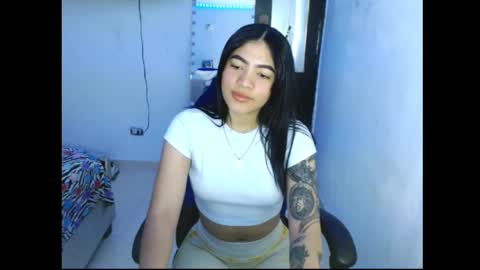 Caylinn online show from 11/23/25, 01:22