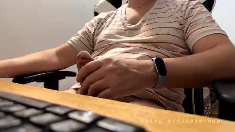 Snapshot of ccmhp1 chatting on 11/18/25, 02:06 Tomys online show from 11/18/25, 02:06