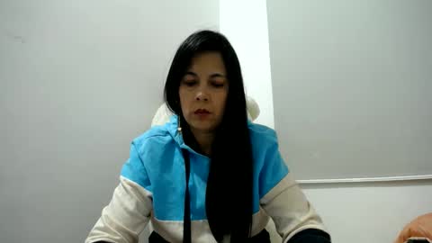 Snapshot of cecihotty4u chatting on 01/09/25, 02:11 ceci online show from 01/09/25, 02:11