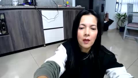 Snapshot of cecihotty4u chatting on 02/28/25, 10:50 ceci online show from 02/28/25, 10:50