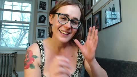 Snapshot of cecilysaintclaire chatting on 12/18/24, 05:31 Cecily Saint Claire online show from 12/18/24, 05:31