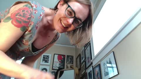 Snapshot of cecilysaintclaire chatting on 01/29/25, 06:07 Cecily Saint Claire online show from 01/29/25, 06:07