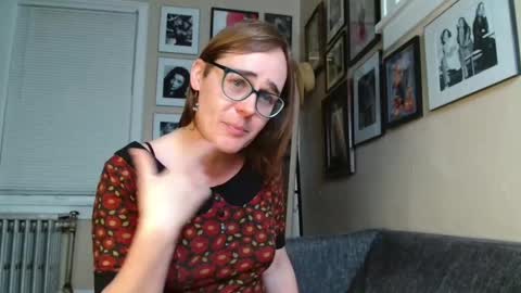 Snapshot of cecilysaintclaire chatting on 02/11/25, 02:02 Cecily Saint Claire online show from 02/11/25, 02:02