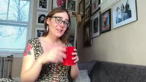 Snapshot of cecilysaintclaire chatting on 02/20/25, 02:35 Cecily Saint Claire online show from 02/20/25, 02:35