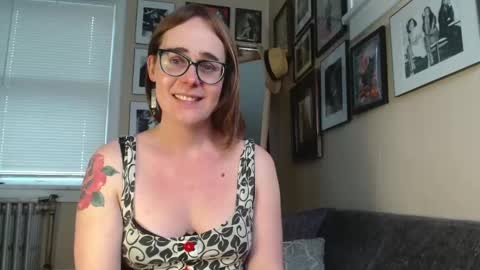 Snapshot of cecilysaintclaire chatting on 03/11/25, 05:35 Cecily Saint Claire online show from 03/11/25, 05:35