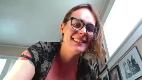 Snapshot of cecilysaintclaire chatting on 03/12/25, 06:11 Cecily Saint Claire online show from 03/12/25, 06:11