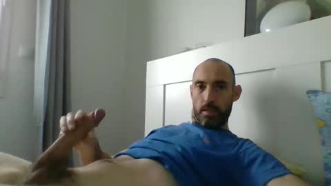 Snapshot of cedric223 chatting on 12/18/24, 01:45 cedric223 online show from 12/18/24, 01:45