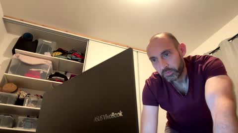 Snapshot of cedric223 chatting on 01/21/25, 05:51 cedric223 online show from 01/21/25, 05:51