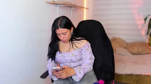 celeste_bonnet1 online show from 11/14/25, 11:24