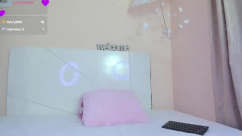 Snapshot of celeste_chic chatting on 09/26/25, 04:11 celeste_chic online show from 09/26/25, 04:11