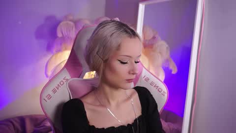 Celeste  online show from 10/13/25, 09:04