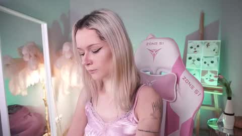 Celeste  online show from 11/02/25, 08:44