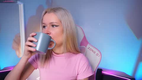 Celeste  online show from 11/14/25, 08:51