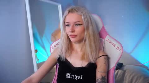 Celeste  online show from 11/18/25, 08:46