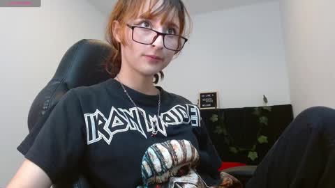 Snapshot of celesteayase chatting on 02/04/25, 10:34 celesteayase online show from 02/04/25, 10:34