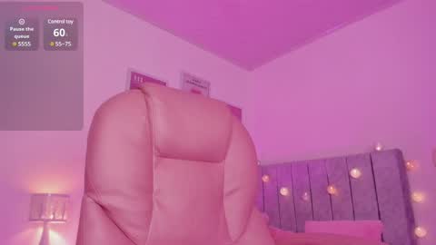 Snapshot of celestecute_ chatting on 12/23/24, 01:40 Celeste   INSTAGRAM Celestecute 01 online show from 12/23/24, 01:40