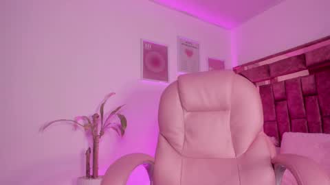 Snapshot of celestecute_ chatting on 02/10/25, 05:58 Celeste   INSTAGRAM Celestecute 01 online show from 02/10/25, 05:58