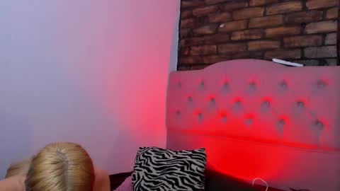 Snapshot of celestepaige__ chatting on 09/22/25, 12:34 Celeste online show from 09/22/25, 12:34