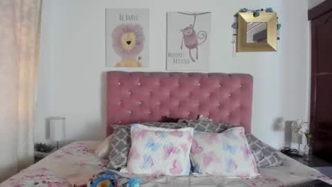Snapshot of celesteredds chatting on 09/19/25, 11:33 Celeste online show from 09/19/25, 11:33