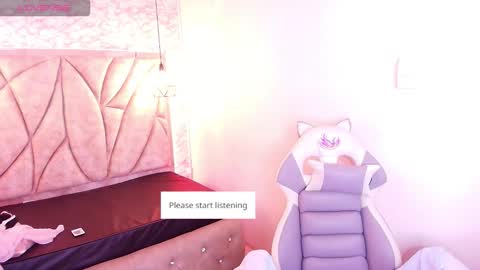 Snapshot of celestesky__ chatting on 10/06/25, 12:13 online show from 10/06/25, 12:13