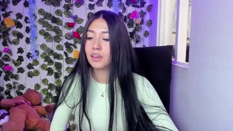 Snapshot of celestinepurple chatting on 01/05/25, 09:25 Celestineeeeee online show from 01/05/25, 09:25