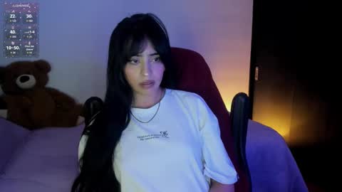 Snapshot of celestinepurple chatting on 11/19/25, 08:20 Celestineeeeee online show from 11/19/25, 08:20