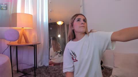 Snapshot of celia_dubois chatting on 01/22/25, 10:26 Ari online show from 01/22/25, 10:26