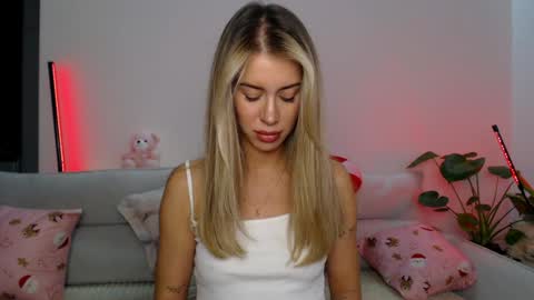 Snapshot of celin_summer chatting on 12/15/24, 08:58 Celin online show from 12/15/24, 08:58