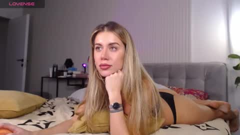 Snapshot of celin_summer chatting on 02/27/25, 09:58 Celin online show from 02/27/25, 09:58