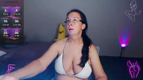 Snapshot of celine_faer1 chatting on 10/04/25, 06:50 Celine online show from 10/04/25, 06:50