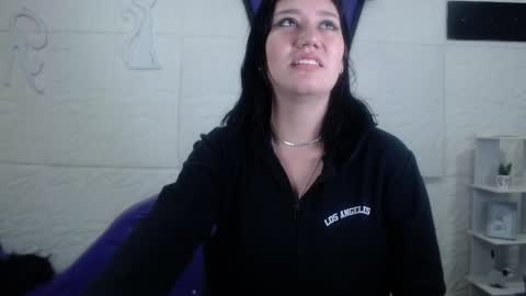 Snapshot of cerecita_02 chatting on 01/23/25, 03:43 Cerecita online show from 01/23/25, 03:43