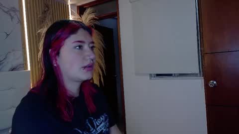 Snapshot of cerecita_02 chatting on 09/22/25, 11:45 Cerecita online show from 09/22/25, 11:45