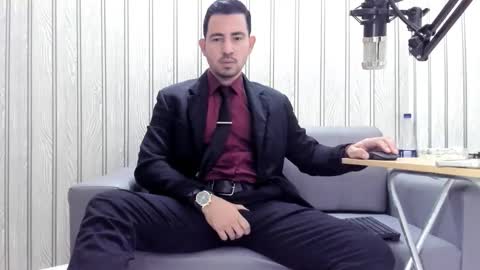 Snapshot of cesar_dant chatting on 10/30/25, 04:08 Cesar online show from 10/30/25, 04:08