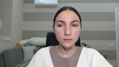 Snapshot of chabibiann chatting on 01/08/25, 07:03 Kate online show from 01/08/25, 07:03