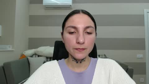 Snapshot of chabibiann chatting on 01/17/25, 03:11 Kate online show from 01/17/25, 03:11