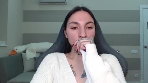 Snapshot of chabibiann chatting on 02/26/25, 03:21 Kate online show from 02/26/25, 03:21