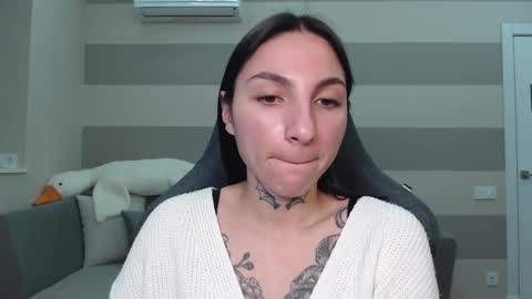 Snapshot of chabibiann chatting on 02/26/25, 06:26 Kate online show from 02/26/25, 06:26