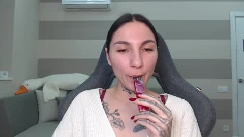 Snapshot of chabibiann chatting on 02/26/25, 10:04 Kate online show from 02/26/25, 10:04