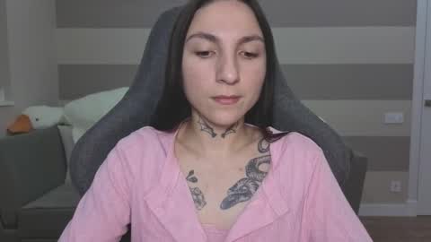 Snapshot of chabibiann chatting on 11/15/25, 06:22 Kate online show from 11/15/25, 06:22