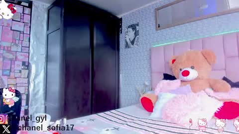 Snapshot of chanelcute chatting on 12/01/24, 04:29 SOFIA online show from 12/01/24, 04:29