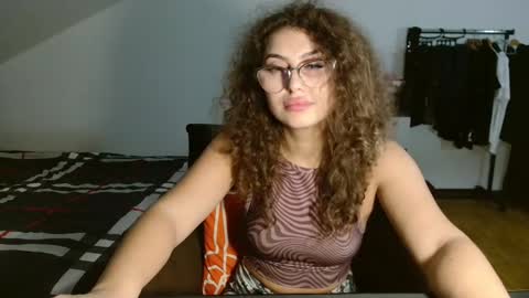 Stephanieblisss online show from 01/06/25, 08:39