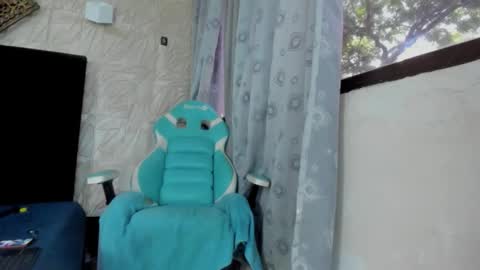 Snapshot of chanellejohnson_ chatting on 11/20/25, 06:51 chanellejohnson_ online show from 11/20/25, 06:51