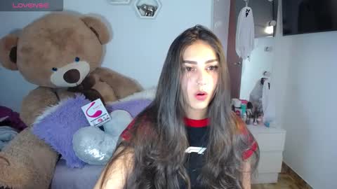 Snapshot of channelrose_1 chatting on 10/19/25, 06:14 Isabella online show from 10/19/25, 06:14