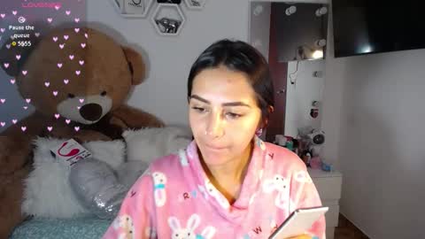 Snapshot of channelrose_1 chatting on 11/03/25, 12:28 Isabella online show from 11/03/25, 12:28