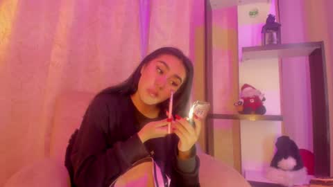Snapshot of chantall_valkoba chatting on 12/07/24, 04:20 Chantall online show from 12/07/24, 04:20