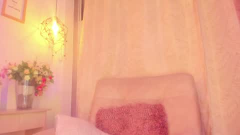 Snapshot of chantall_valkoba chatting on 12/23/24, 06:11 Chantall online show from 12/23/24, 06:11