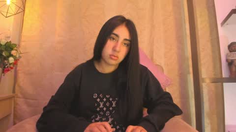 Snapshot of chantall_valkoba chatting on 01/09/25, 05:13 Chantall online show from 01/09/25, 05:13