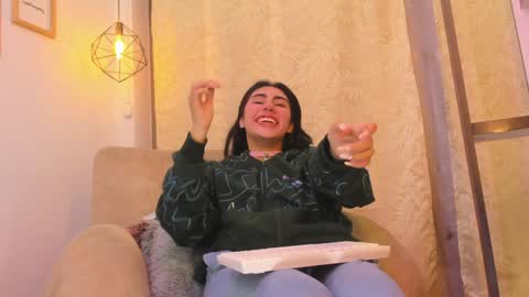 Snapshot of chantall_valkoba chatting on 01/13/25, 04:28 Chantall online show from 01/13/25, 04:28