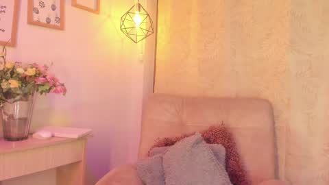 Snapshot of chantall_valkoba chatting on 01/18/25, 04:04 Chantall online show from 01/18/25, 04:04