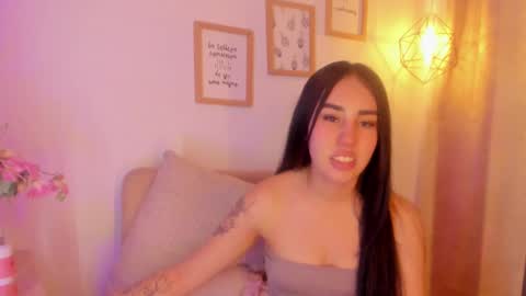 Snapshot of chantall_valkoba chatting on 02/16/25, 07:26 Chantall online show from 02/16/25, 07:26